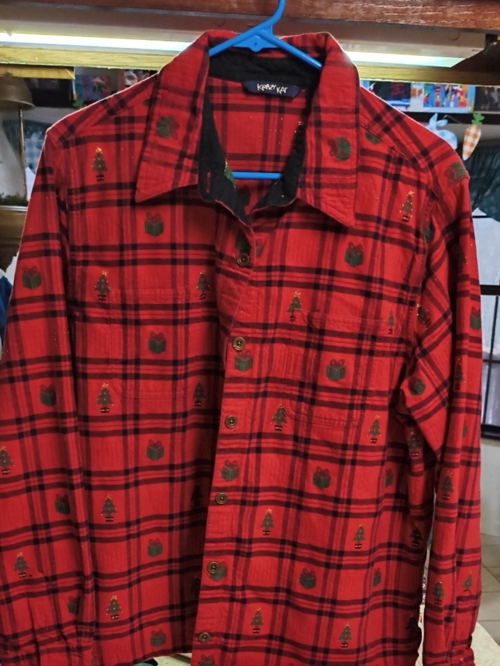 2004 Krazy kat Red and Black Plaid Button-Up Shirt Sz XL Guc.